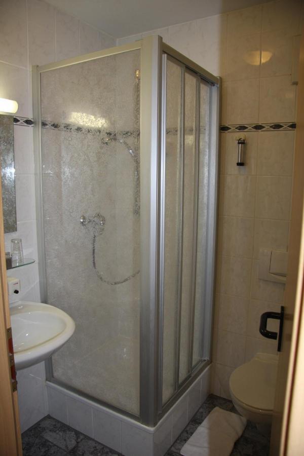 Hotel Gasthof Gruener Wald Hofheim am Taunus Room photo